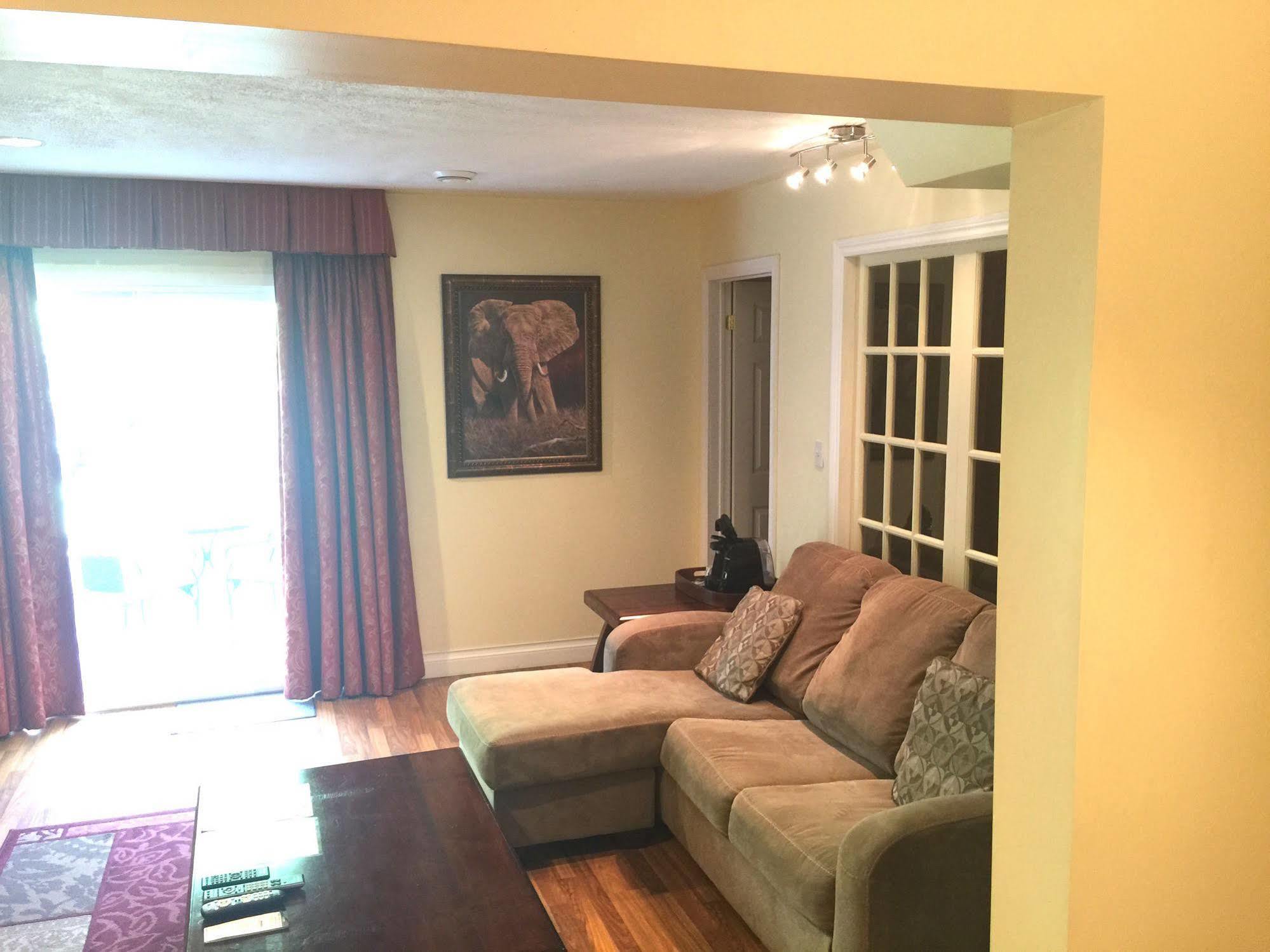 Grey Rose Suites Hanover Екстериор снимка