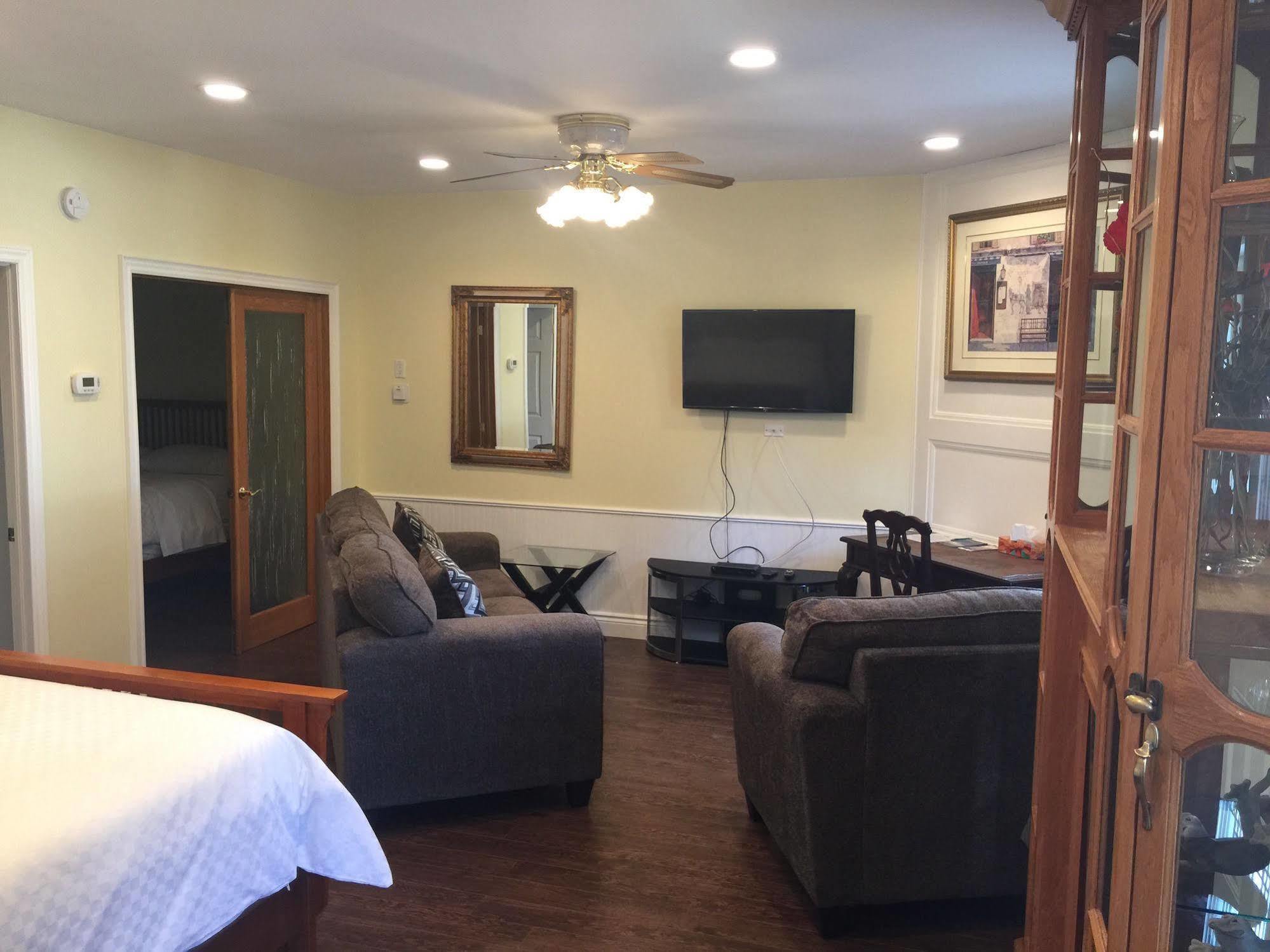 Grey Rose Suites Hanover Екстериор снимка
