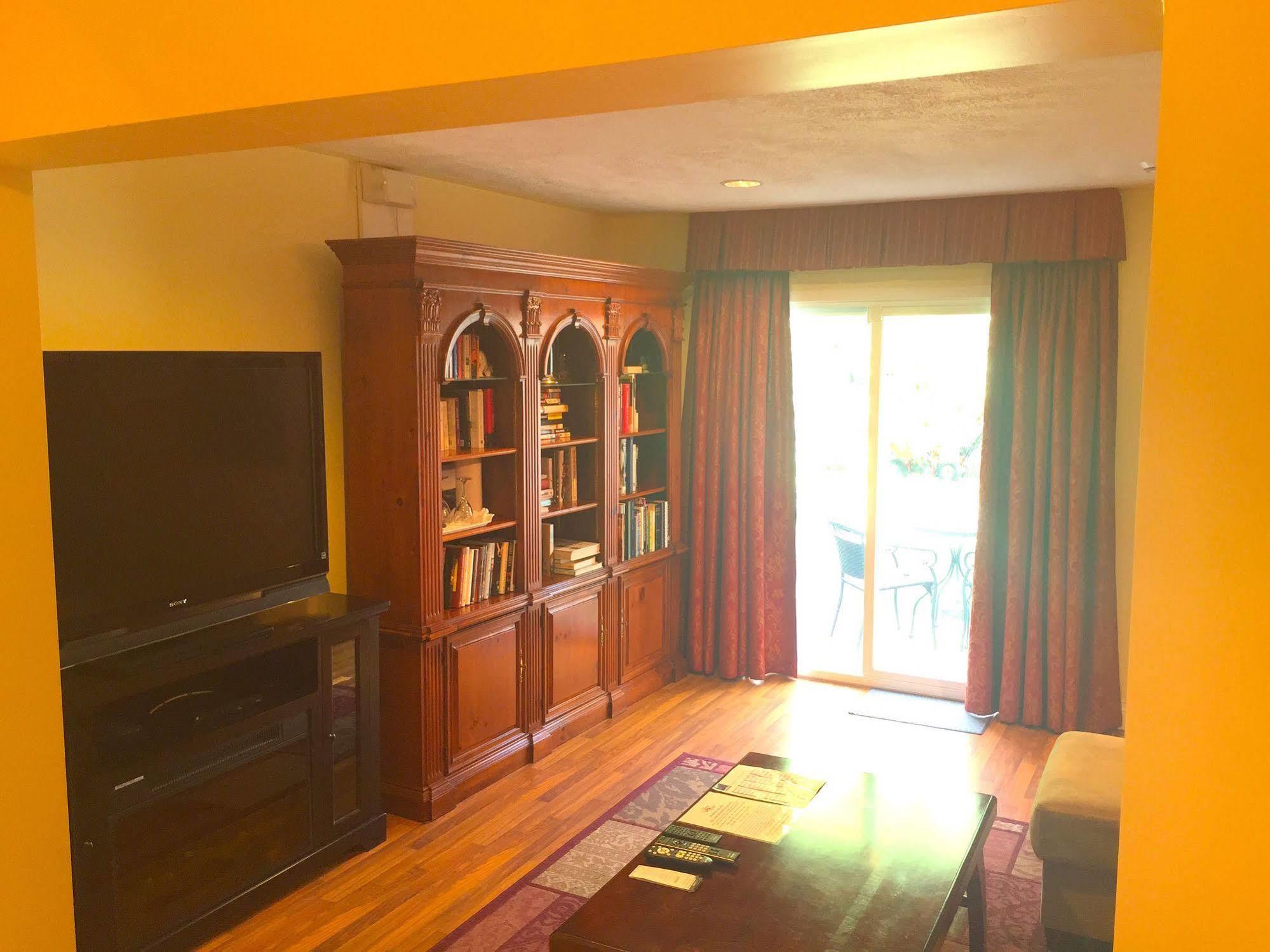 Grey Rose Suites Hanover Екстериор снимка