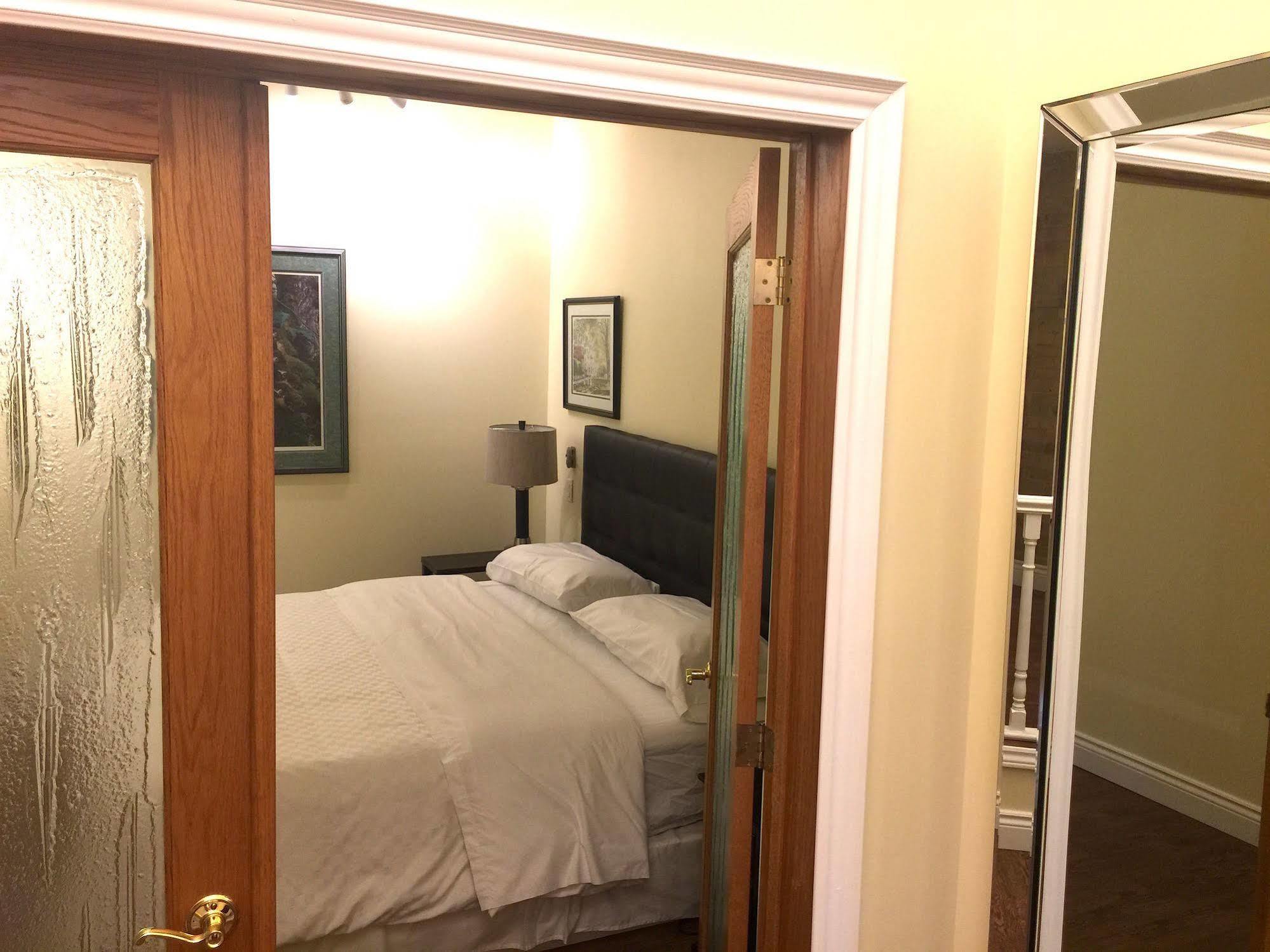Grey Rose Suites Hanover Екстериор снимка